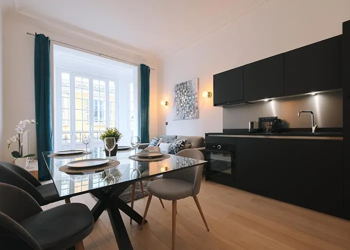 12 Congres Apt2 - Appartement 2 Chambres - Luxe - Carre D\'Or - Plage