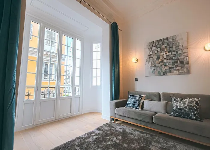 12 Congres Apt2 - Appartement 2 Chambres - Luxe - Carre D\'Or - Plage